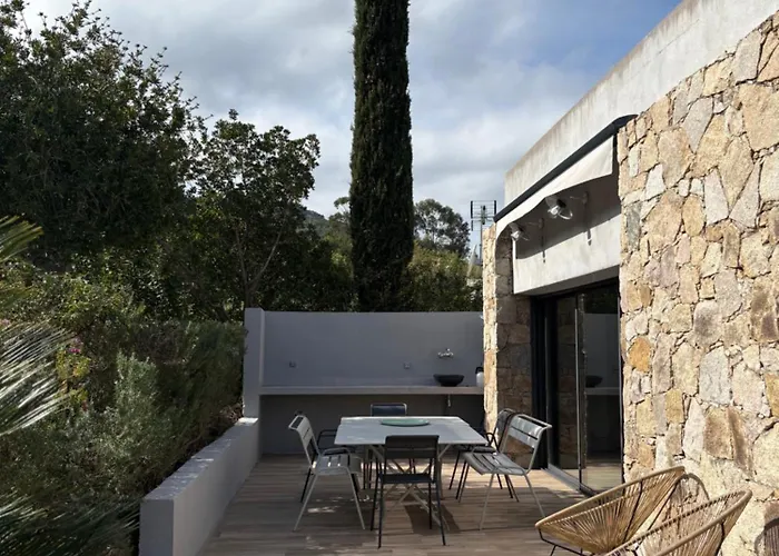 Paolina Villa Calvi (Corsica)